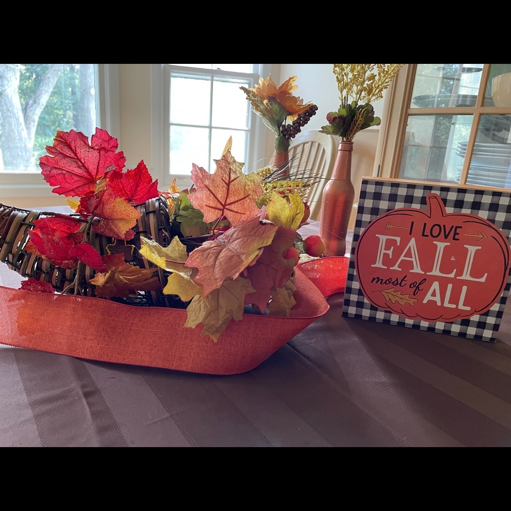Flower cornucopia  arrangement for autumn .